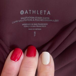 BNWT DEEP BURGANDY CAPRI YOGA LEGGINGS SMALL